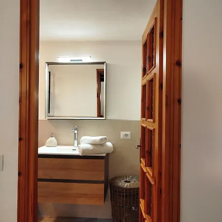 Rifugio Alpino A Septumian Con Vista Montagne