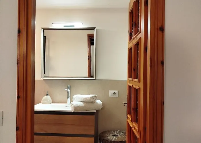 Rifugio Alpino A Septumian Con Vista Montagne